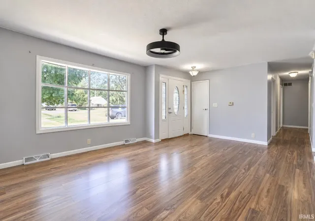 Photo 3 of Manufactured home for sale at 52960 Hastings St, South Bend, IN 46637 | MLS# 202639143 | Listing updated on 2026-10-09