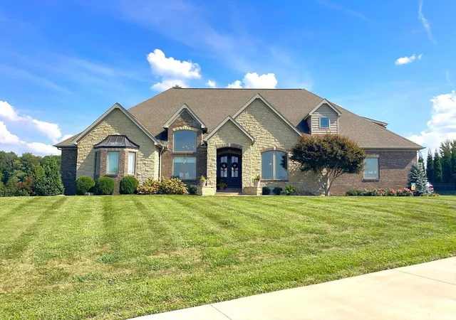 Photo 1 of Single family home for sale at 5100 Ellerbusch Rd, Newburgh, IN 47630 | MLS# 202639162 | Listing updated on 2026-10-16