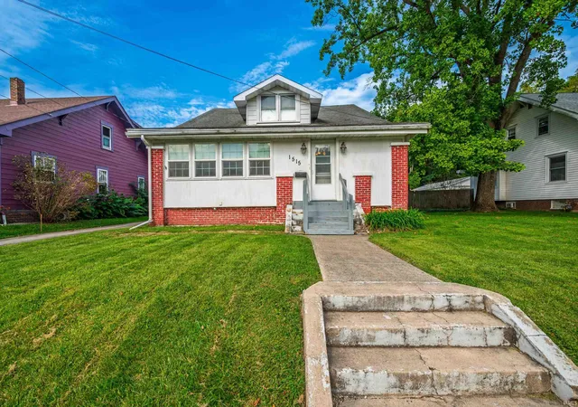 Photo 2 of Sale Pending at 1515 N Walnut St, Muncie, IN 47303 | MLS# 202639163 | Listing updated on 2026-09-30