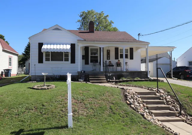 Manufactured home for sale at 907 N Main St, Frankfort, IN 46041 | MLS# 202639165