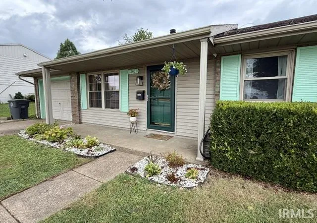 Photo 2 of Manufactured home for sale at 1001 Old Post Rd, Evansville, IN 47710 | MLS# 202639193 | Listing updated on 2026-09-28