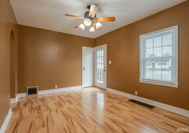 Photo 3 of Sale Pending at 2120 Washington Ave, Evansville, IN 47714 | MLS# 202639354 | Listing updated on 2026-10-05