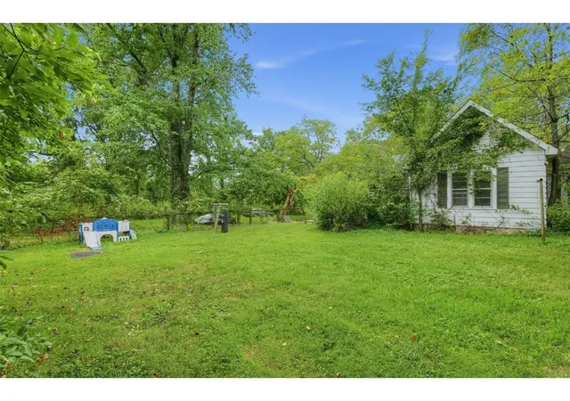 Photo 2 of Manufactured home for sale at 11699 S State Rd 159 Hwy, Jasonville, IN 47438 | MLS# 202639375 | Listing updated on 2026-09-23