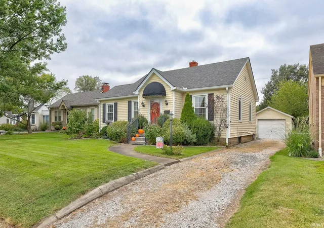 Photo 2 of Sale Pending at 205 S Fairlawn Ave, Evansville, IN 47714 | MLS# 202639377 | Listing updated on 2026-09-27
