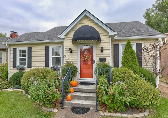 Photo 3 of Sale Pending at 205 S Fairlawn Ave, Evansville, IN 47714 | MLS# 202639377 | Listing updated on 2026-09-27