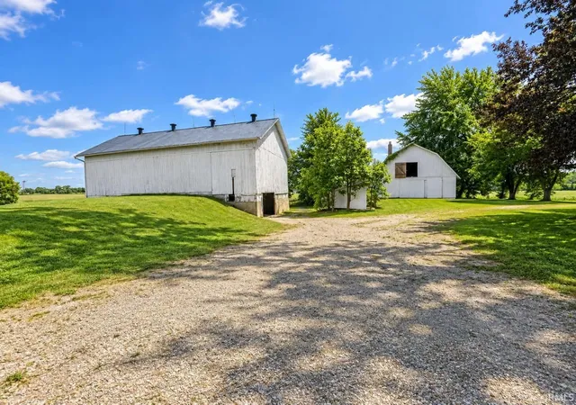 Photo 2 of Single family home for sale at 5638 E Us 6 Hwy, Kendallville, IN 46755 | MLS# 202639385 | Listing updated on 2026-10-02