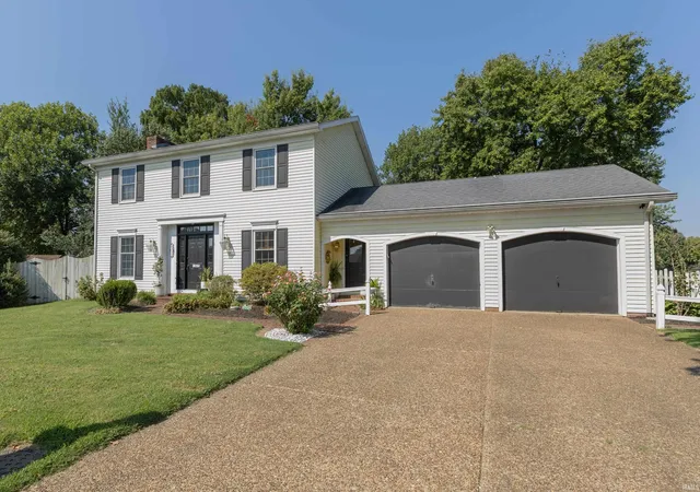 Photo 2 of Sale Pending at 8030 Crestwood Ct, Evansville, IN 47715 | MLS# 202639455 | Listing updated on 2026-09-28