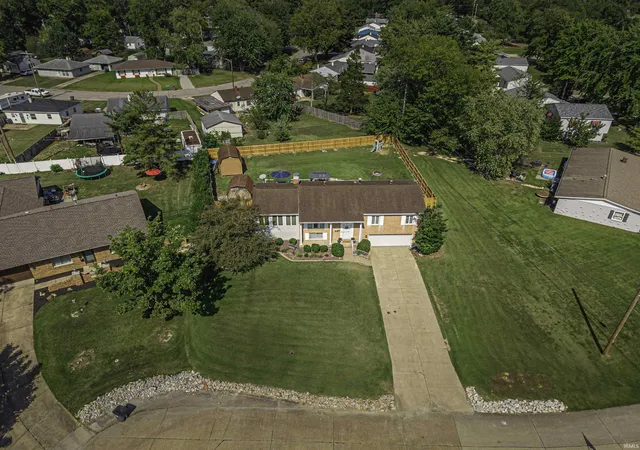 Photo 2 of Sale Pending at 2906 Mockingbird Ln, Evansville, IN 47710 | MLS# 202639479 | Listing updated on 2026-10-07