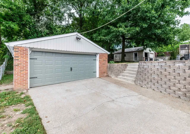 Photo 2 of Manufactured home for sale at 1306 Terrace Ave, Evansville, IN 47720 | MLS# 202639493 | Listing updated on 2026-10-08
