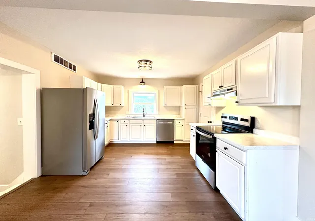 Photo 3 of Sale Pending at 5806 N Sugar St, Uniondale, IN 46791 | MLS# 202639496 | Listing updated on 2026-10-04