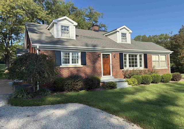 Photo 2 of Single family home for sale at 3210 Mesker Park Dr, Evansville, IN 47720 | MLS# 202639508 | Listing updated on 2026-10-13