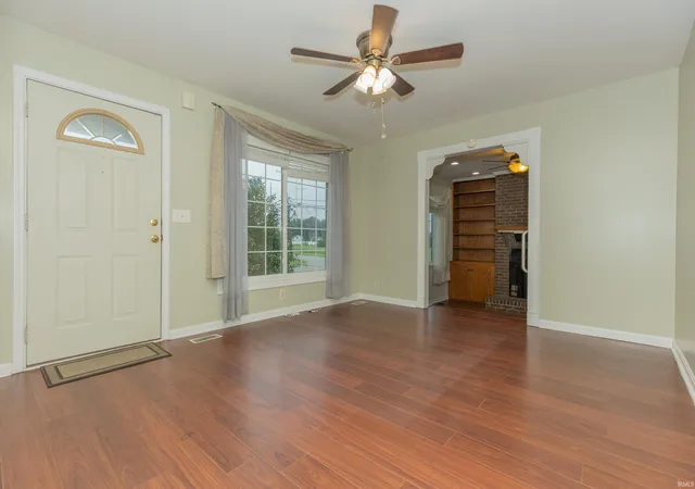 Photo 3 of Manufactured home for sale at 923 Forest Glen Dr, Evansville, IN 47712 | MLS# 202639532 | Listing updated on 2026-10-05