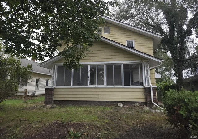 Photo 1 of Sale Pending at 116 W Irvington Ave, South Bend, IN 46614 | MLS# 202639546 | Listing updated on 2026-10-22