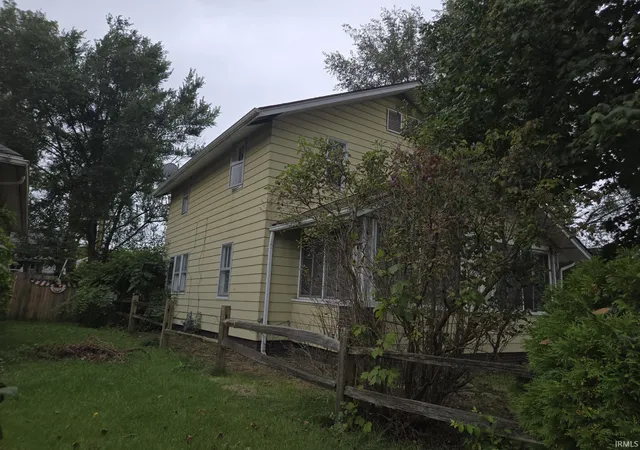 Photo 3 of Sale Pending at 116 W Irvington Ave, South Bend, IN 46614 | MLS# 202639546 | Listing updated on 2026-10-22