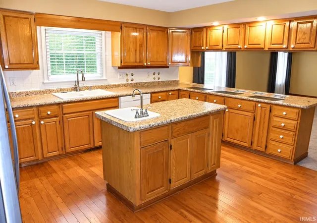 Photo 3 of Manufactured home for sale at 679 E Indiana Ave, Spencer, IN 47460 | MLS# 202639549 | Listing updated on 2026-10-25