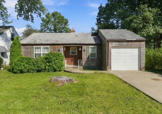Photo 3 of Manufactured home for sale at 19737 Gilmer St, South Bend, IN 46614 | MLS# 202639573 | Listing updated on 2026-10-11
