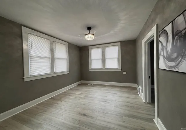 Photo 2 of Single family home for sale at 617 619 W Louisiana St, Evansville, IN 47710 | MLS# 202639581 | Listing updated on 2026-10-21