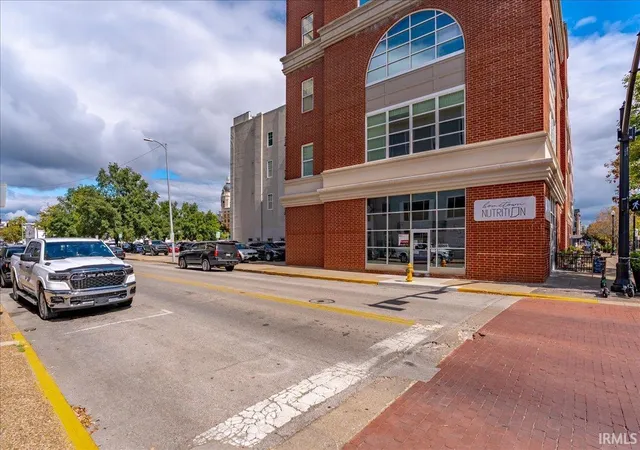Photo 3 of Sale Pending at 300 Main St #1-D2, Evansville, IN 47708 | MLS# 202639604 | Listing updated on 2026-09-30