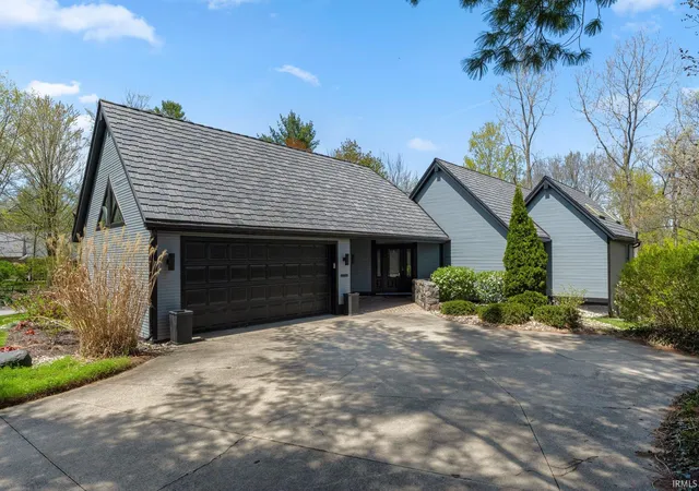 Condo for sale at 6918 Woodcroft Ln, Fort Wayne, IN 46804 | MLS# 202639629