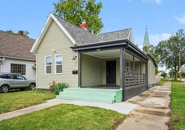Photo 2 of Manufactured home for sale at 1901 Linden Ave, South Bend, IN 46628 | MLS# 202639676 | Listing updated on 2026-10-13
