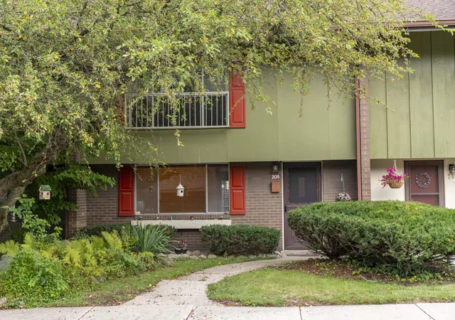 Photo 1 of Condo for sale at 205 Topsfield Rd, South Bend, IN 46614 | MLS# 202639699 | Listing updated on 2026-10-16