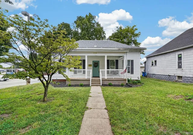 Manufactured home for sale at 918 N Mulberry St, Mount Carmel, IL 62863 | MLS# 202639707