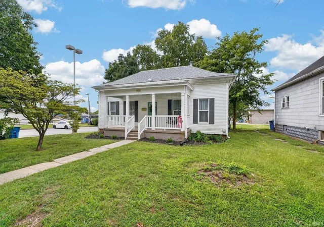Photo 2 of Manufactured home for sale at 918 N Mulberry St, Mount Carmel, IL 62863 | MLS# 202639707 | Listing updated on 2026-09-25