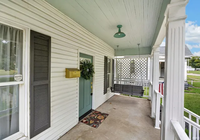 Photo 3 of Manufactured home for sale at 918 N Mulberry St, Mount Carmel, IL 62863 | MLS# 202639707 | Listing updated on 2026-09-25