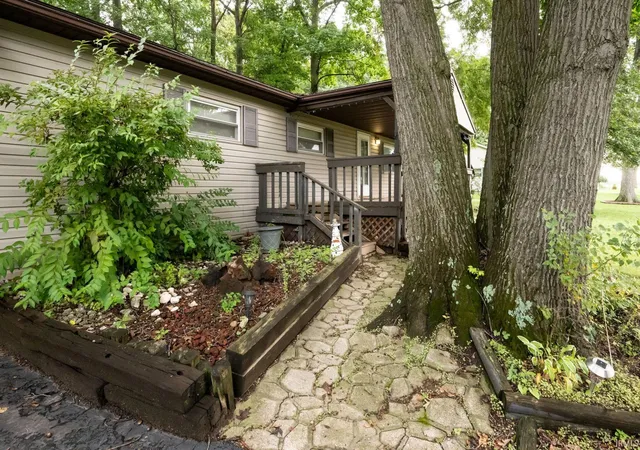 Photo 2 of Manufactured home for sale at 1590 S 600 East Rd, Columbia City, IN 46725 | MLS# 202639724 | Listing updated on 2026-09-28