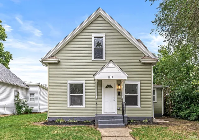 Manufactured home for sale at 1114 E Bowman St, South Bend, IN 46613 | MLS# 202639737