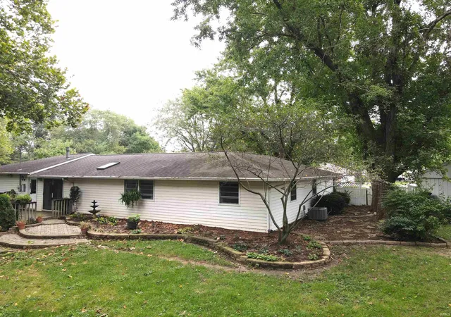 Photo 2 of Sale Pending at 1225 S Colony Ct, Yorktown, IN 47396 | MLS# 202639753 | Listing updated on 2026-10-12