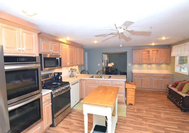Photo 3 of Sale Pending at 1225 S Colony Ct, Yorktown, IN 47396 | MLS# 202639753 | Listing updated on 2026-10-12