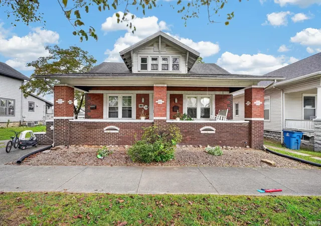 Photo 1 of Sale Pending at 518 Chestnut St, Mount Carmel, IL 62863 | MLS# 202639773 | Listing updated on 2026-10-12