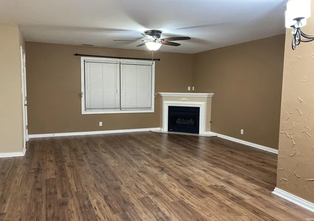 Photo 3 of Sale Pending at 2911 Dexter Ct, Evansville, IN 47714 | MLS# 202639804 | Listing updated on 2026-09-26