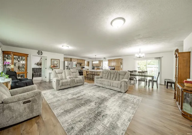 Photo 3 of Sale Pending at 3730 W County Rd 325, Muncie, IN 47302 | MLS# 202639852 | Listing updated on 2026-10-07