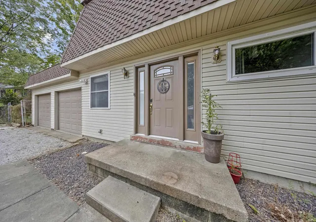 Photo 1 of Manufactured home for sale at 7424 Oaklawn Dr, Newburgh, IN 47630 | MLS# 202639881 | Listing updated on 2026-09-25