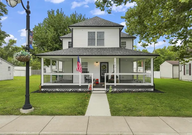 Manufactured home for sale at 107 E Oxford St, Otterbein, IN 47970 | MLS# 202639888