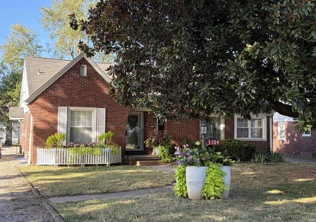 Photo 2 of Single family home for sale at 3104 Lincoln Ave, Evansville, IN 47714 | MLS# 202639924 | Listing updated on 2026-10-17