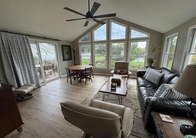 Photo 2 of Manufactured home for sale at 917 Arthur St, Rochester, IN 46975 | MLS# 202639937 | Listing updated on 2026-10-02