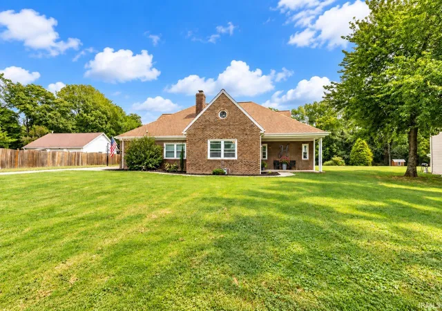 Photo 1 of Single family home for sale at 118 S Peerless Rd, Evansville, IN 47712 | MLS# 202639958 | Listing updated on 2026-10-21