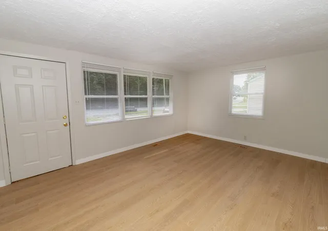 Photo 3 of Sale Pending at 3127 Mckinley, South Bend, IN 46615 | MLS# 202640000 | Listing updated on 2026-09-29