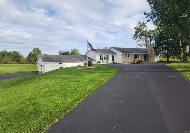 Photo 3 of Manufactured home for sale at 10695 S 200 West Rd, Geneva, IN 46740 | MLS# 202640002 | Listing updated on 2026-10-19