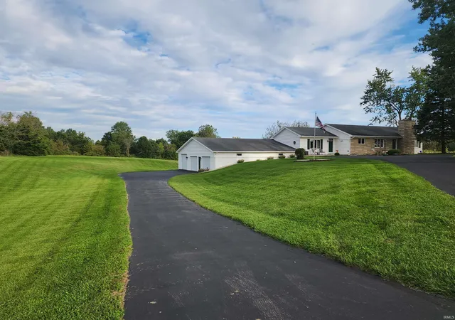 Photo 4 of Manufactured home for sale at 10695 S 200 West Rd, Geneva, IN 46740 | MLS# 202640002 | Listing updated on 2026-10-19