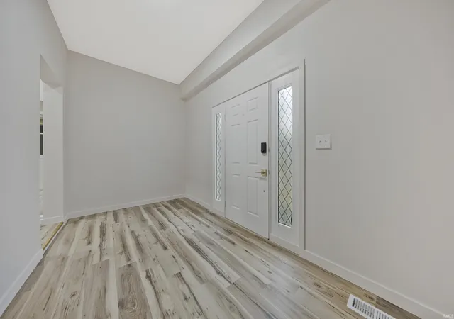 Photo 3 of Manufactured home for sale at 1116 S Grand Ave, Evansville, IN 47713 | MLS# 202640008 | Listing updated on 2026-10-13