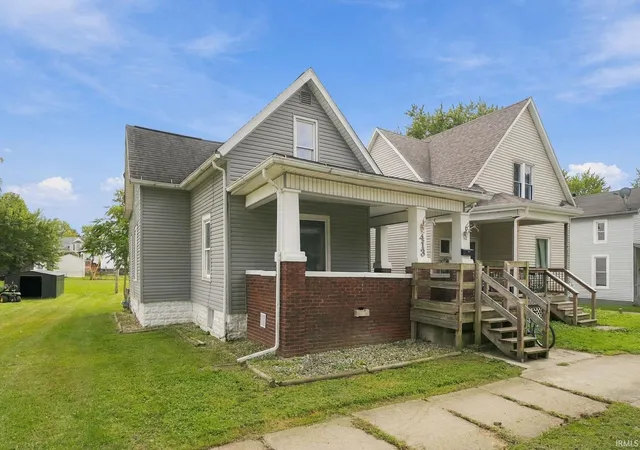Manufactured home for sale at 413 E King St, Garrett, IN 46738 | MLS# 202640013