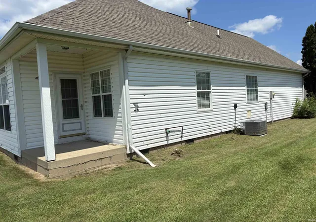 Photo 2 of Sale Pending at 16 Adeway Ct, West Lafayette, IN 47906 | MLS# 202640027 | Listing updated on 2026-10-18
