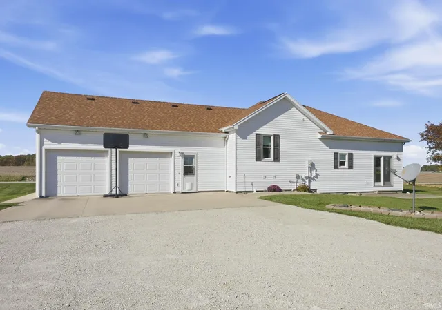 Photo 4 of Manufactured home for sale at 6120 N 50 West, Columbia City, IN 46725 | MLS# 202640069 | Listing updated on 2026-10-18