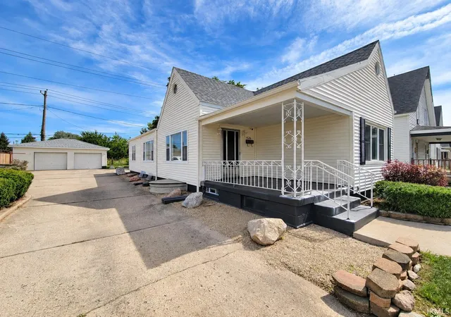 Photo 1 of Sale Pending at 426 Kosciuszko St, South Bend, IN 46619 | MLS# 202640074 | Listing updated on 2026-10-11