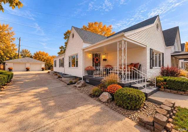 Photo 2 of Sale Pending at 426 Kosciuszko St, South Bend, IN 46619 | MLS# 202640074 | Listing updated on 2026-10-11