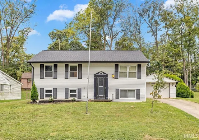 Photo 1 of Manufactured home for sale at 3441 N Valleyview Dr, Bloomington, IN 47404 | MLS# 202640075 | Listing updated on 2026-10-29
